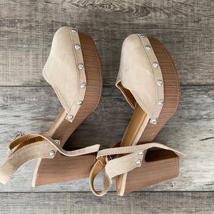 Qupid platform clogs